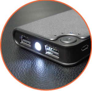モバイル充電器型長時間録画ビデオカメラ　フルHD・MAX13時間録画・充電機能・ライト機能【CN-MC51HD】LED点灯